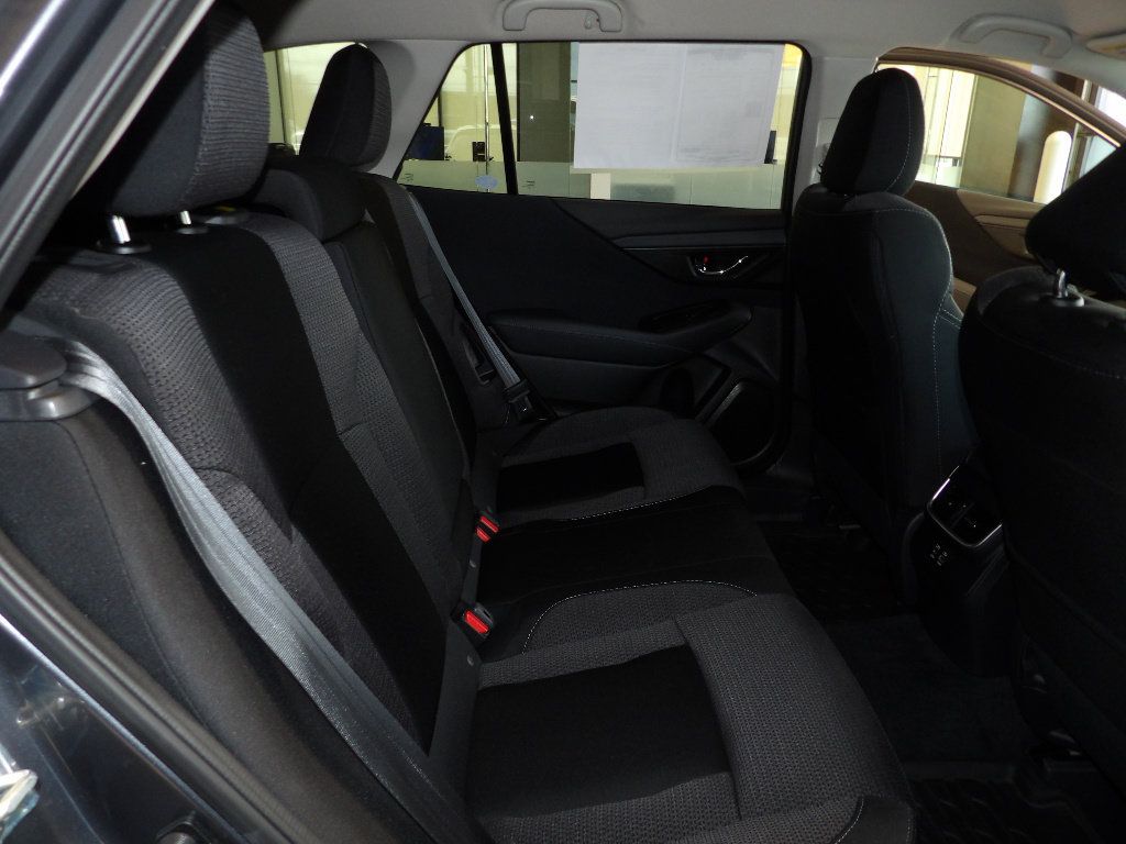 Used 2025 Subaru Outback Premium AWD/4WD image 17