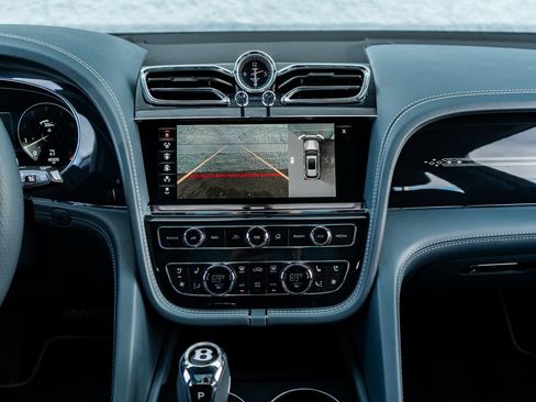 Certified 2023 Bentley Bentayga Extended Wheelbase AWD/4WD image 33