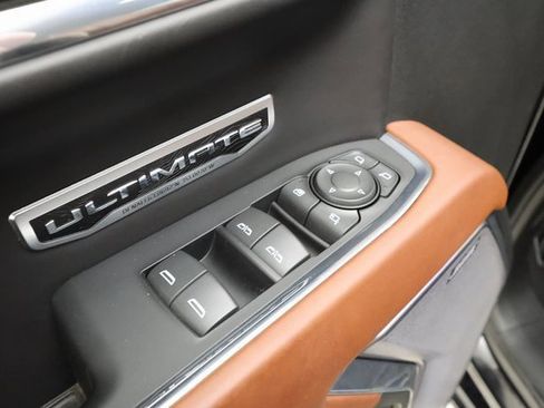 Used 2023 GMC Sierra 1500 Denali Ultimate image 9