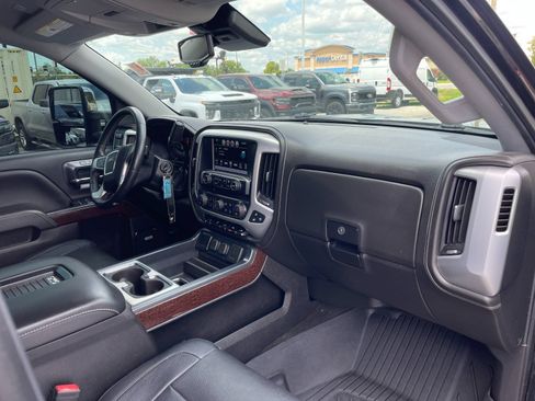 Used 2018 GMC Sierra 1500 SLT AWD/4WD image 17