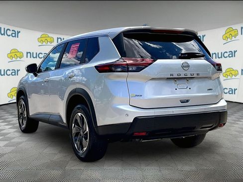 Used 2025 Nissan Rogue SV AWD/4WD image 4