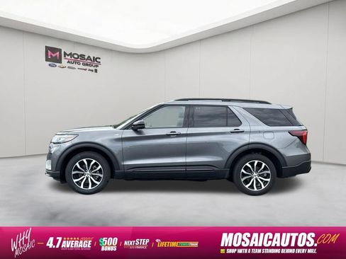 Used 2025 Ford Explorer ST-Line AWD/4WD image 4