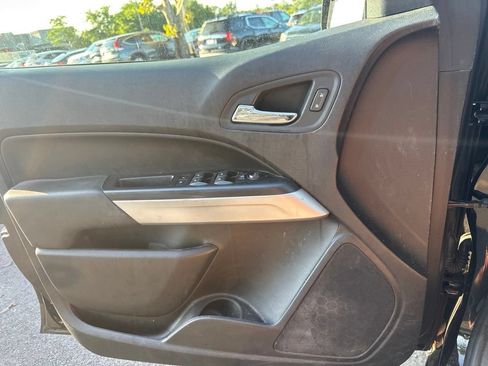Used 2020 Chevrolet Colorado LT w/ LT Convenience Package AWD/4WD image 9