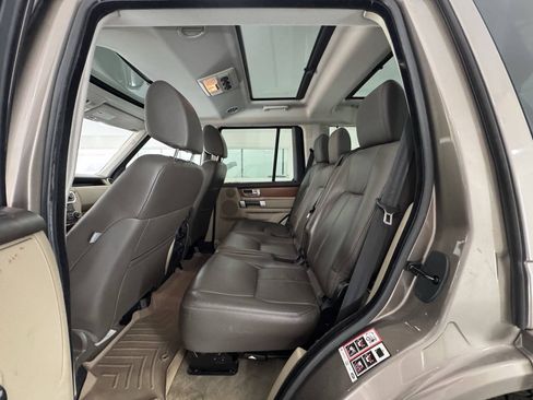 Used 2016 Land Rover LR4 HSE LUX AWD/4WD image 17