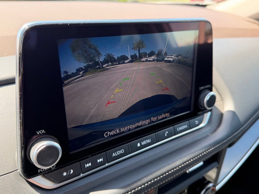 Used 2023 Nissan Rogue SV FWD image 21