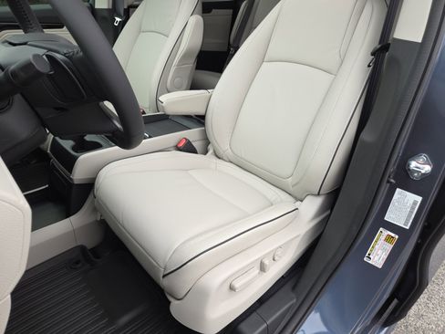 New 2026 Honda Odyssey Touring image 27