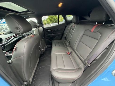 Certified 2024 Chevrolet Trax RS w/ Sunroof Package FWD image 28