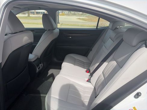 Used 2017 Lexus ES 350 image 5