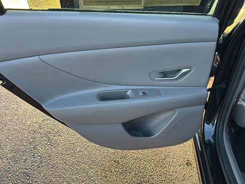 Used 2023 Hyundai Elantra SEL w/ Convenience Package image 15