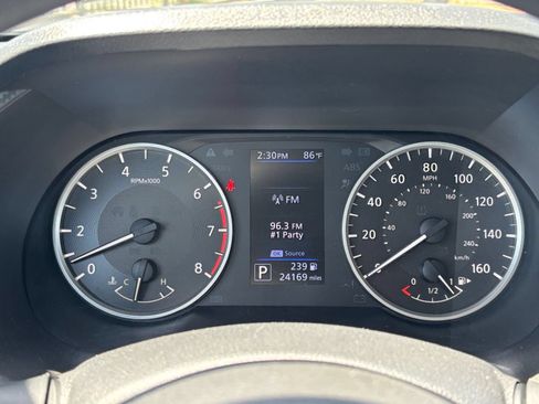 Used 2025 Nissan Sentra S FWD image 39