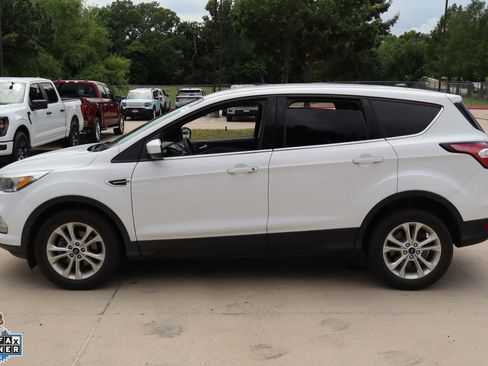 Used 2017 Ford Escape SE FWD image 7