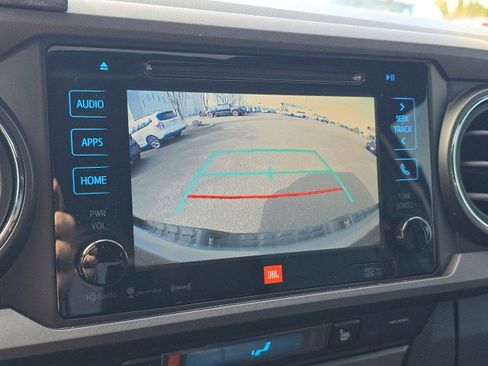 Used 2019 Toyota Tacoma TRD Off-Road image 39