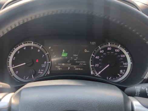 Certified 2024 Toyota Highlander XLE image 20