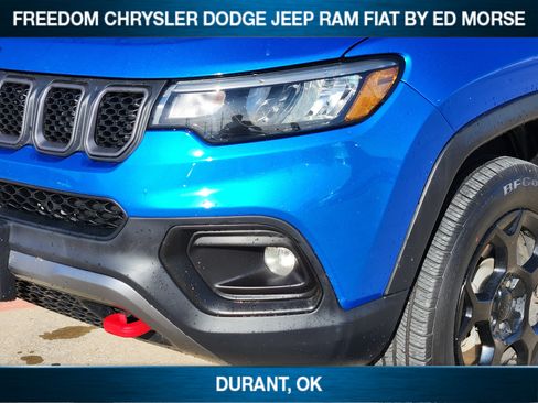 Used 2023 Jeep Compass Trailhawk image 6