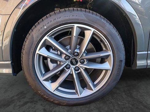 New 2025 Audi Q3 2.0T Premium image 9