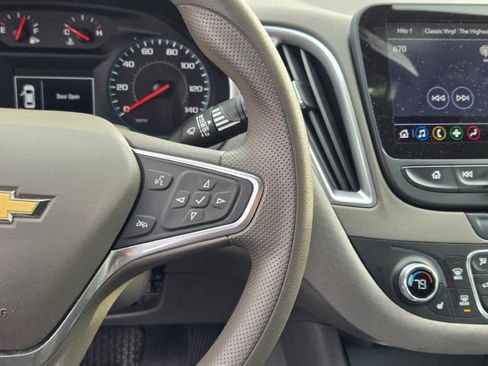 Used 2022 Chevrolet Malibu LT image 26