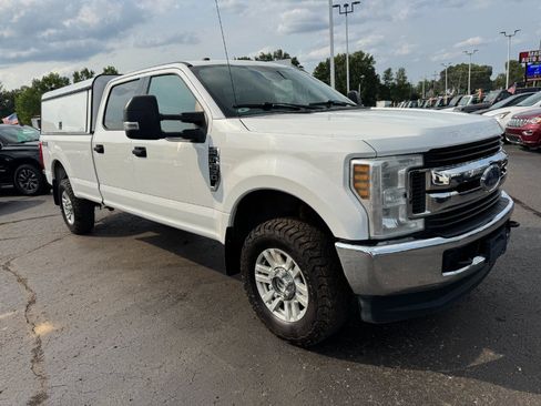Used 2019 Ford F250 XLT w/ Camper Package AWD/4WD image 7