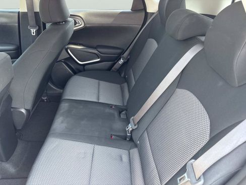 Used 2025 Kia Soul LX w/ LX Technology Package FWD image 17