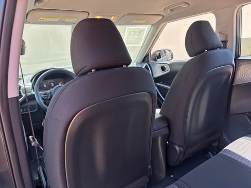 Used 2023 Kia Soul LX w/ LX Technology Package FWD image 26