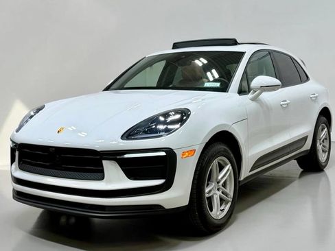 Used 2022 Porsche Macan AWD/4WD image 13