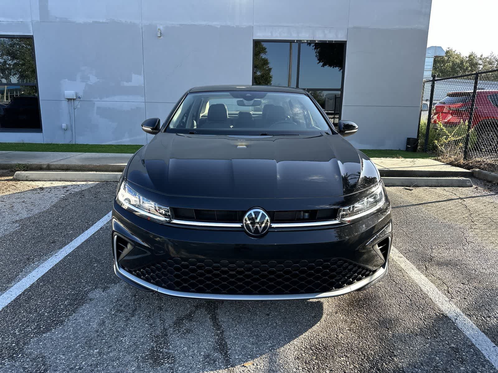 Used 2025 Volkswagen Jetta SEL FWD image 12