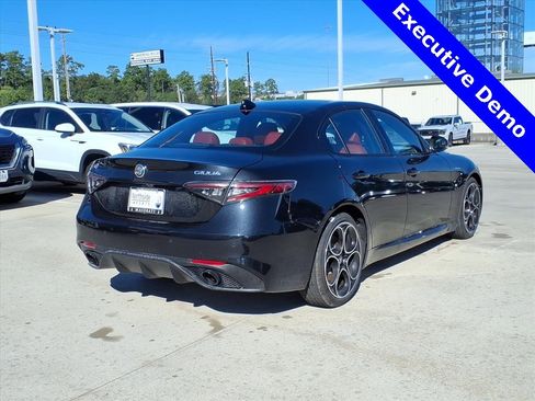 New 2025 Alfa Romeo Giulia Veloce w/ Veloce Package Rwd image 7