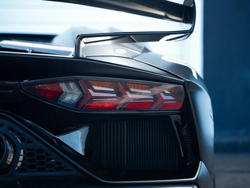 Used 2021 Lamborghini Aventador SVJ AWD/4WD image 23