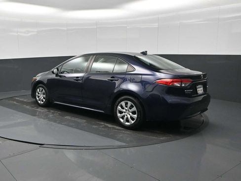 Used 2021 Toyota Corolla LE image 6