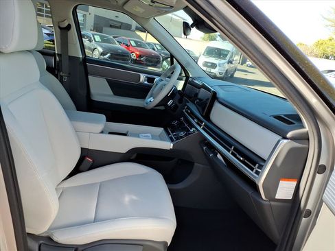 Used 2026 Hyundai Santa Fe SE FWD image 7