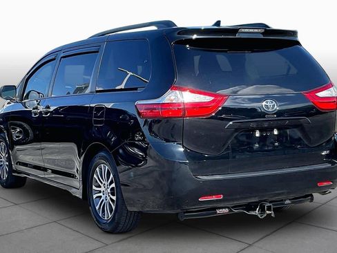 Used 2019 Toyota Sienna XLE FWD image 12