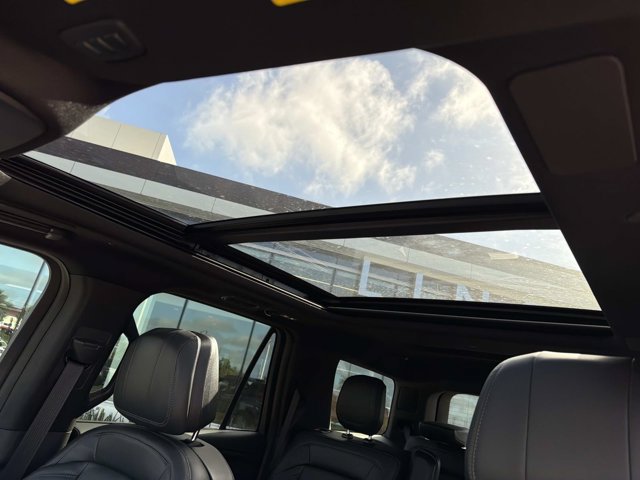 New 2027 Lincoln Navigator Reserve w/ Jet Appearance Package AWD/4WD image 29
