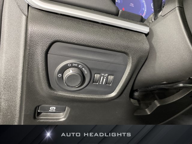 Used 2024 Jeep Grand Cherokee Altitude AWD/4WD image 25