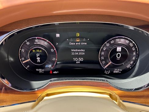 Used 2024 Bentley Bentayga Extended Wheelbase AWD/4WD image 25