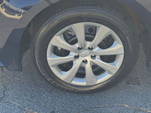 Used 2025 Toyota Corolla LE image 23