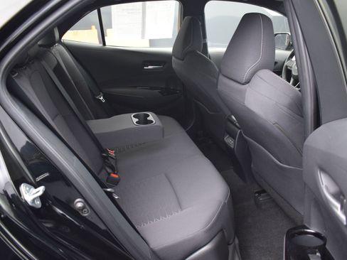 Used 2024 Toyota Corolla SE w/ SE Package image 11