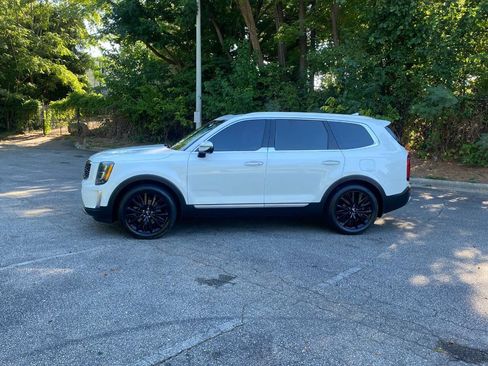Used 2020 Kia Telluride SX w/ Towing Package FWD image 8