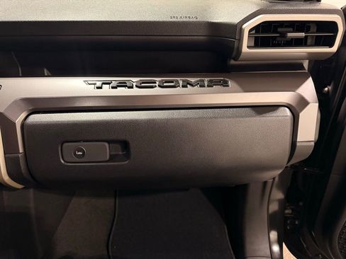 Used 2025 Toyota Tacoma SR5 image 27
