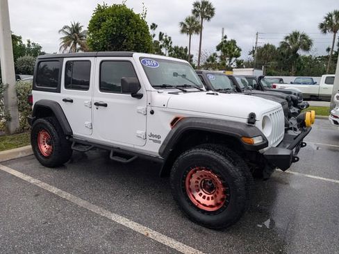 Used 2019 Jeep Wrangler Unlimited Sport S image 2