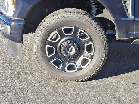 Used 2024 Ford F250 Platinum image 8