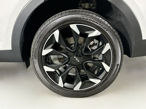 Used 2025 Kia Sorento EX image 11