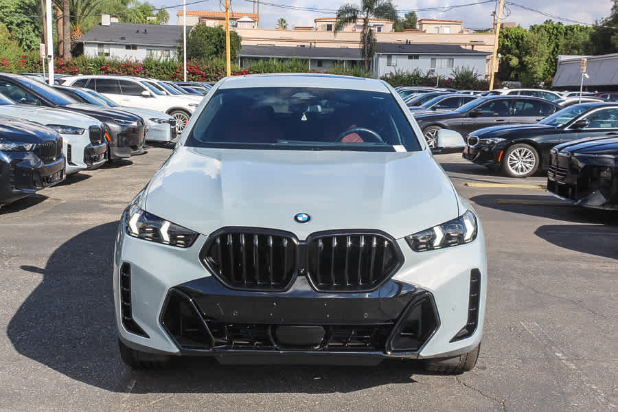 Used 2026 BMW X6 xDrive40i w/ Premium Package AWD/4WD image 3
