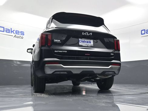 Certified 2025 Kia Sorento S AWD/4WD image 31