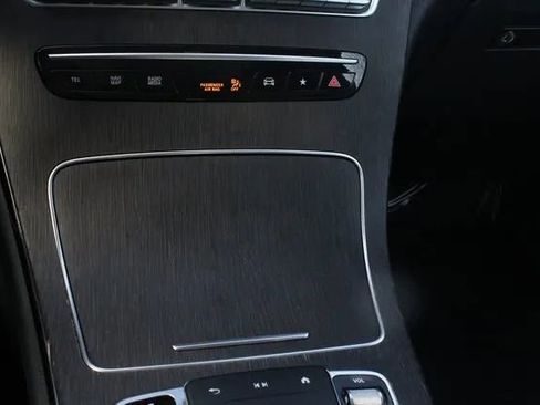 Used 2021 Mercedes-Benz GLC 300 4MATIC image 41