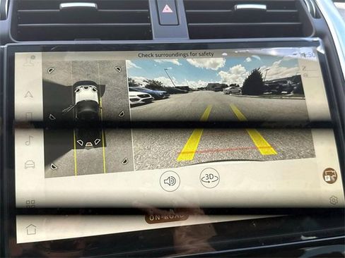 New 2025 Land Rover Discovery Dynamic SE image 21