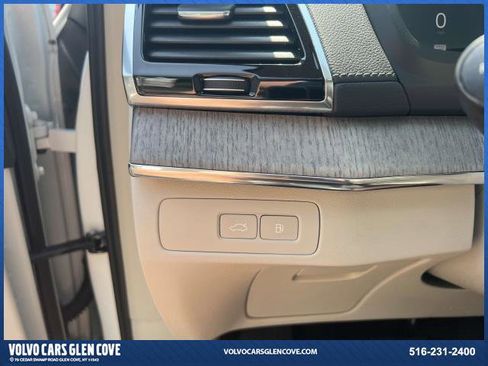 Certified 2023 Volvo XC90 T8 Ultimate w/ Protection Package Premier image 24