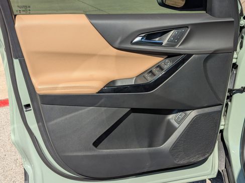 Used 2026 Chevrolet Equinox ACTIV w/ Convenience Package III image 11