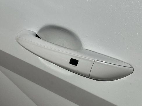 Used 2025 Hyundai Elantra SEL image 10