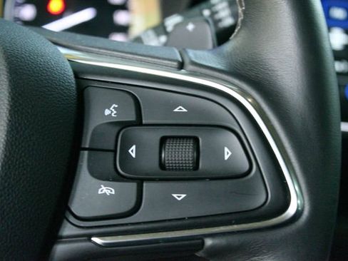 Used 2023 Buick Envision Essence w/ Sport Touring Package image 17