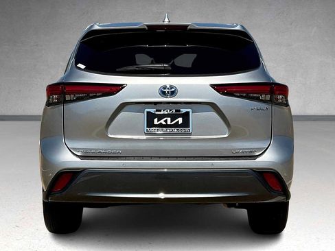 Used 2021 Toyota Highlander Limited image 5