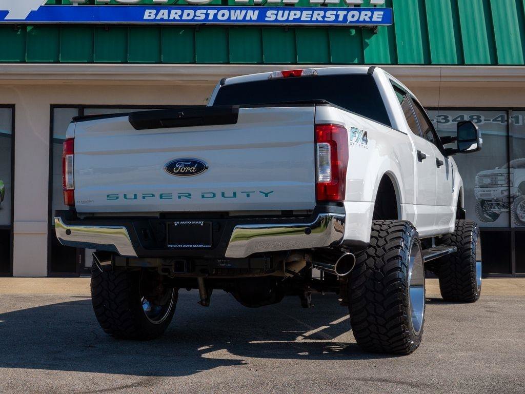 Used 2019 Ford F250 XLT w/ XLT Value Package AWD/4WD image 3